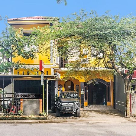 Oyo 2872 Garuda Guest House Banjarmasin  Exterior photo